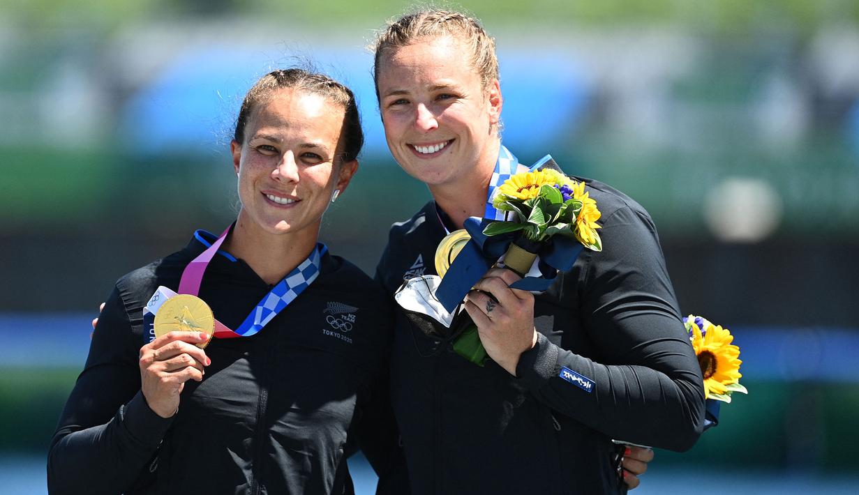 Hasil tersebut membuat Lisa Carrington sukses menyabet dua medali emas kurang dari dua jam atau tepatnya 90 menit. Hal serupa pernah terjadi ketika dirinya berlaga di Olimpiade London 2012 dan Olimpiade Rio 2016 silam. (Foto: AFP/Philip Fong)