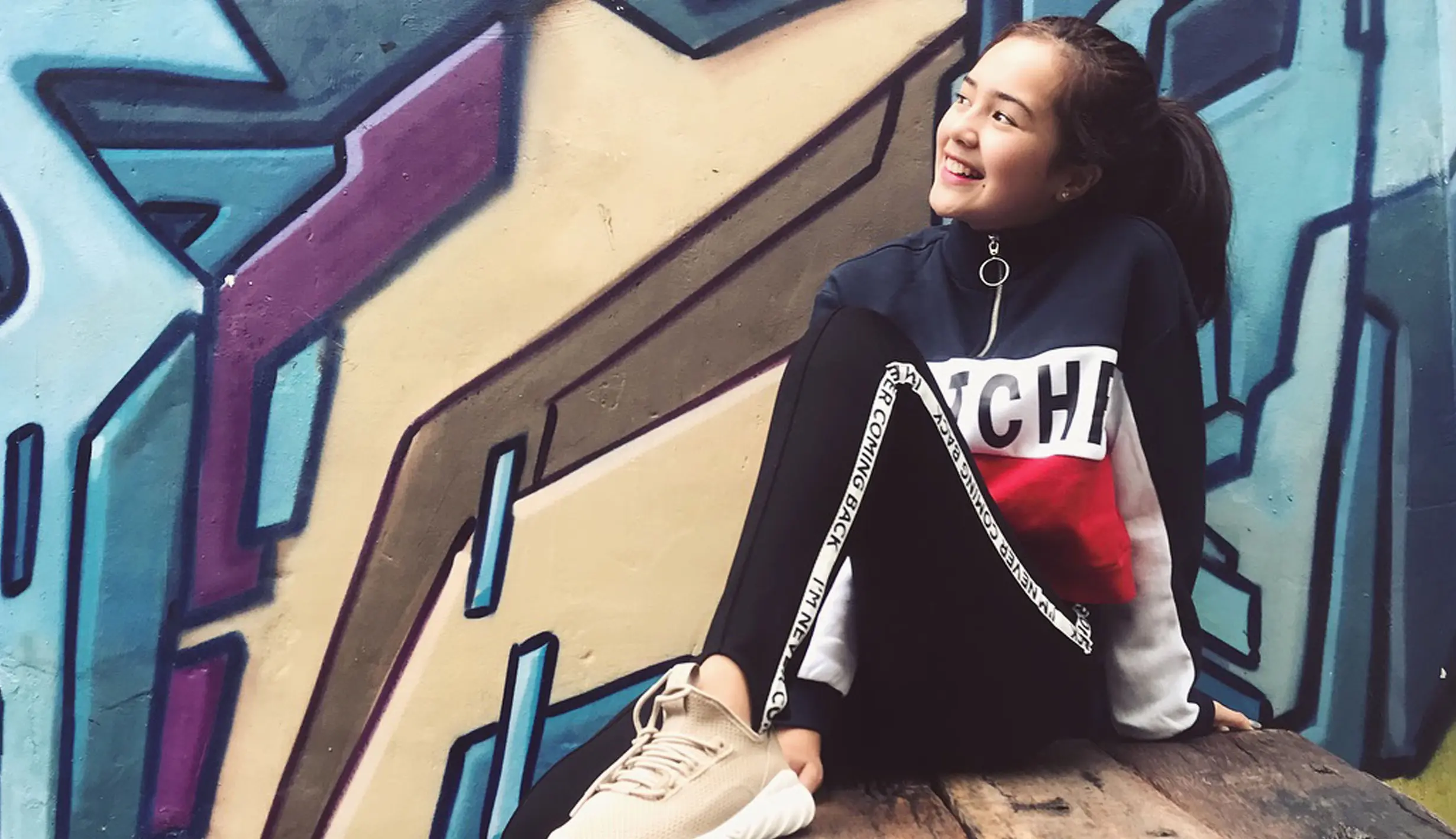 FOTO Pose OOTD Korean Style ala Beby Tsabina Foto