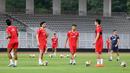 Sejumlah pemain Timnas Indonesia melakoni latihan resmi menjelang laga FIFA Series 2026 melawan St Kitts and Nevis di Stadion Madya, Senayan, Jakarta, Kamis (26/03/2026). (Bola.com/M Iqbal Ichsan)