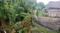 Longsor melanda Dukuh Balong RT 06 RW 02, Desa Tlogowungu, Kecamatan Japah, Kabupaten Blora, Jawa Tengah, Jumat (15/3/2024) sekitar pukul 08.45 WIB. (Liputan6.com/ Ahmad Adirin)