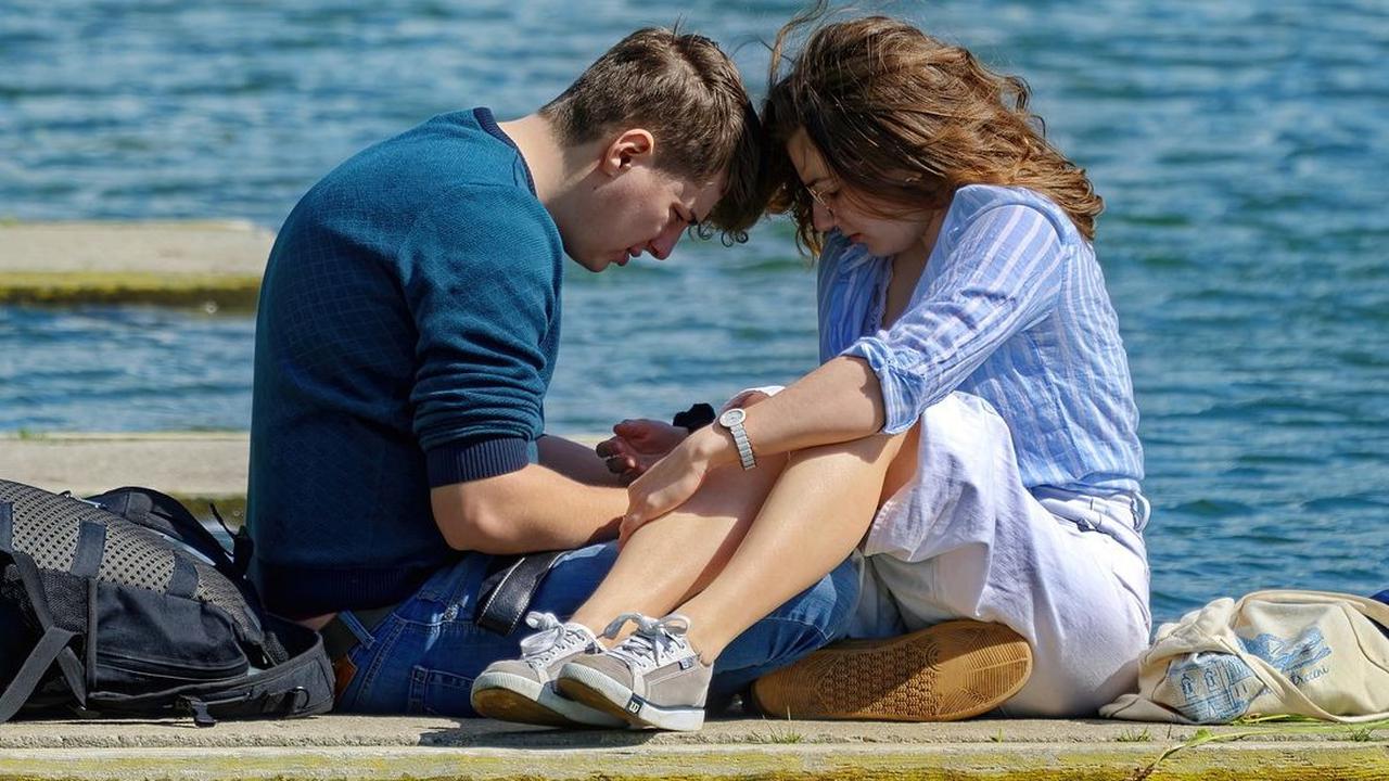 Kata-Kata Buat Pacar yang Lagi Sakit