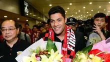 Hulk tiba di Tiongkok mendapat sambutan meriah dari ratusan fans Shanghai SIPG (www.thenational.ae)
