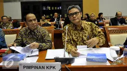 Plt pimpinan KPK Johan Budi saat mengikuti Rapat Dengar Pendapat (RDP) dengan Komisi III DPR di Jakarta, Senin (7/9/2015). RDP yang membahas Rencana Kerja dan Anggaran dihadiri BNN, KPK, dan PPATK. (Liputan6.com/Johan Tallo)