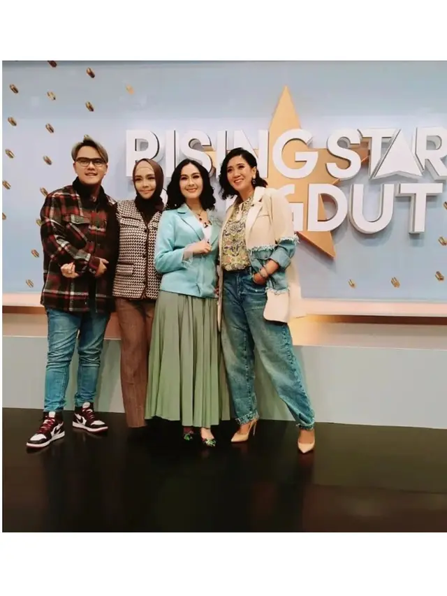 6 Potret Keakraban Iyeth Bustami dan Erie Suzan, Sahabat Beda Keyakinan