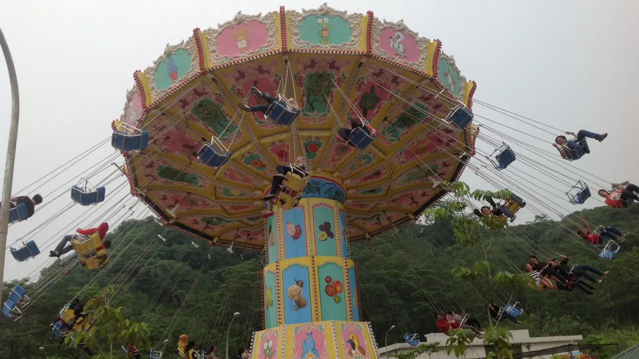 Peringati May Day, Buruh Ramaikan Tempat Wisata 