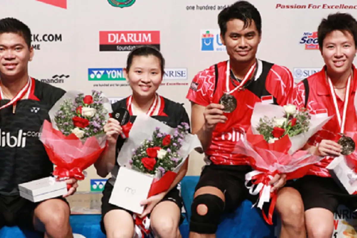 Tontowi Ahmad/Liliyana Natsir dan Praveen Jordan/Debby Susanto