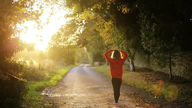 10 Manfaat yang Didapat Tubuh Jika Rutin Berjalan Kaki