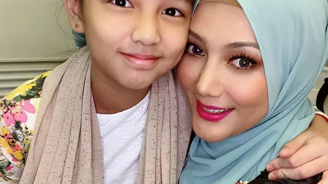 6 Momen Kebersamaan Erra Fazira Mantan Istri Engku Emran dan Buah Hati, Kompak