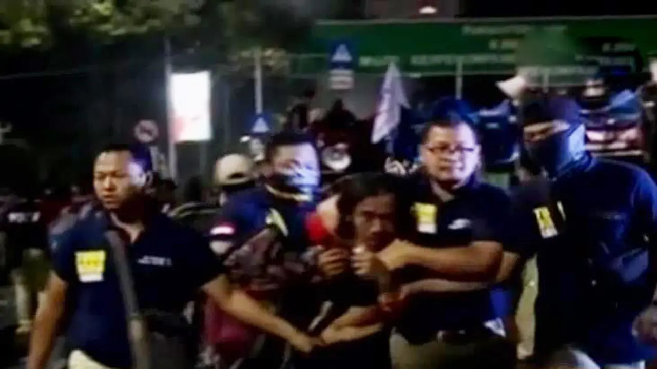 Segmen 1: Demo Buruh Ricuh hingga Buntut Kebakaran Inul Vista