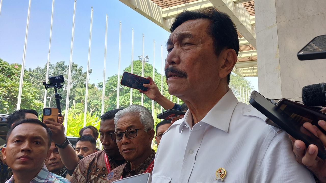 Luhut Heran Masalah Sampah di Bali Tak Kunjung Beres: Saya Tobat-Tobat Mengurus Sampah Ini, Aduh Ampun