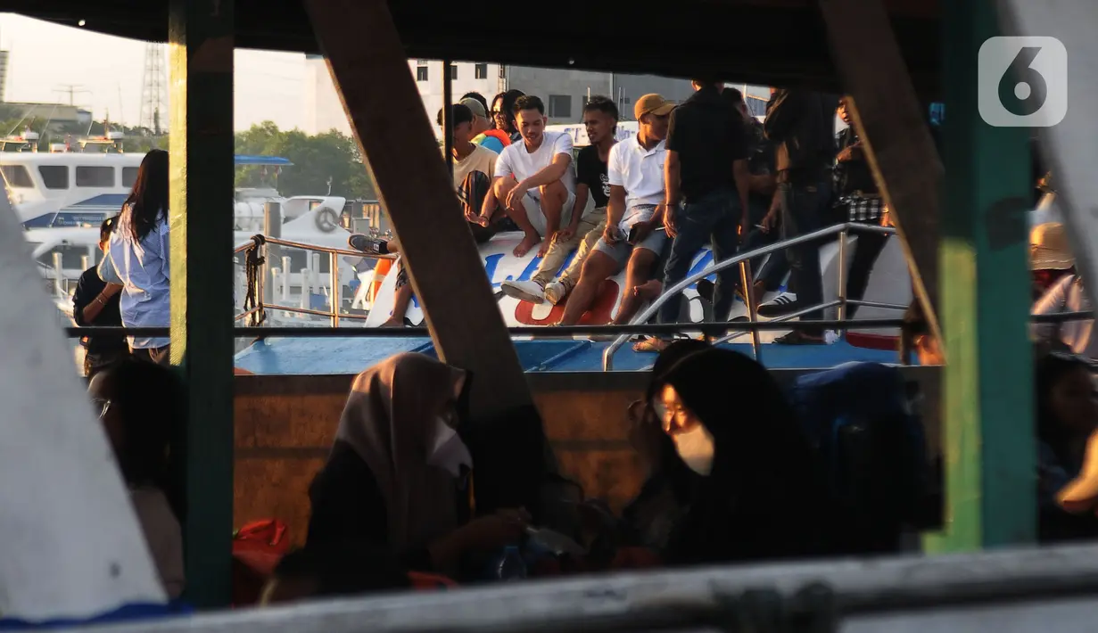Pada masa libur Lebaran 2024, jumlah wisatawan yang berkunjung kepulauan seribu tercatat 12.056 wisatawan lokal. (merdeka.com/Imam Buhori)