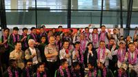 Timnas Indonesia U-22 tiba di Bandara Soekarno Hatta Tangerang, Rabu (27/2/2019), setelah menjuarai Piala AFF U-22 2019 di Kamboja. (Bola.com/Benediktus Gerendo Pradigdo)