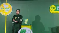 Aksi Zaskia Adya Mecca Adu Cepat Cuci Piring Bareng Ibu-ibu, Balapan dengan Kereta Whoosh. (Dok: Liputan6.com/dyah)&nbsp;