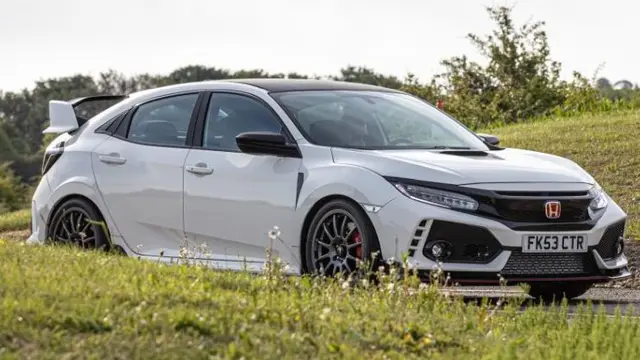 Melihat Gahar-nya Honda Civic Type R Versi Trek Balap (Paultan)