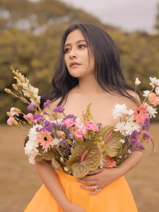 6 Gaya Pemotretan Terbaru Prilly Latuconsina, Tuai Pujian