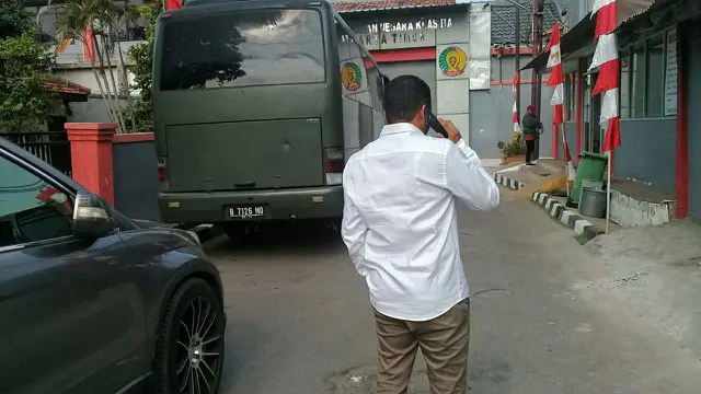 Pria misterius kerap mengunjungi Roro Fitria di penjara (ist)