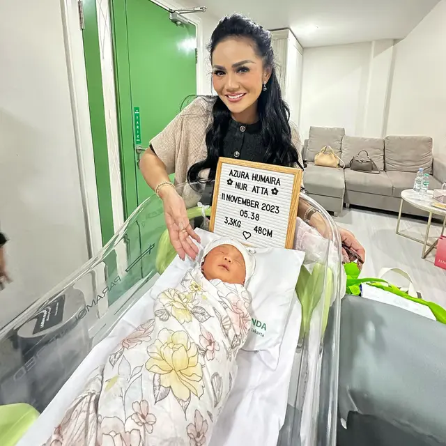 Penuh Kebahagiaan, Ini 6 Potret Kris Dayanti Bareng Kedua Cucunya