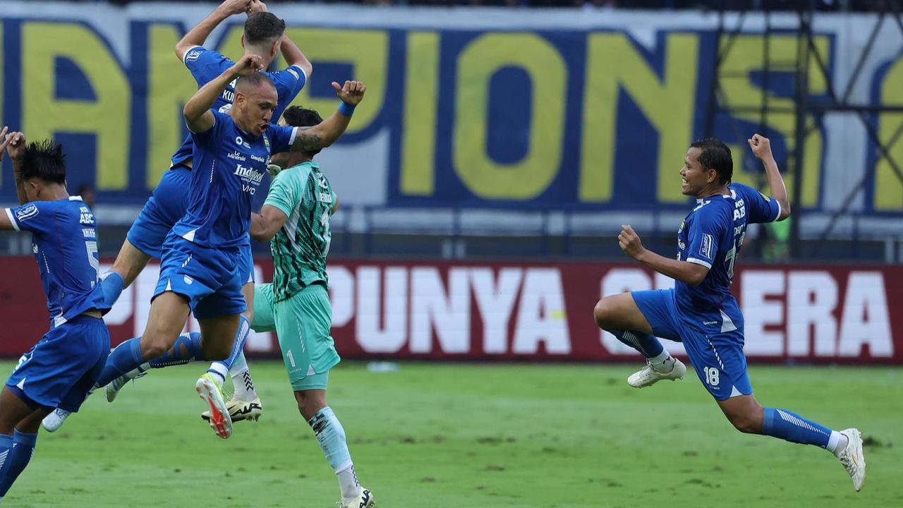 FOTO: Persib Bandung Juara Liga 1 BRI 2024/2025 dengan Menutup Kemenangan 3-2 atas Persis Solo