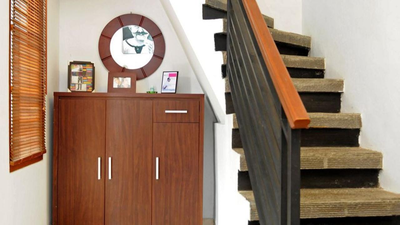 Bentuk Tangga Rumah Minimalis Gaya Retro Elegan<br>