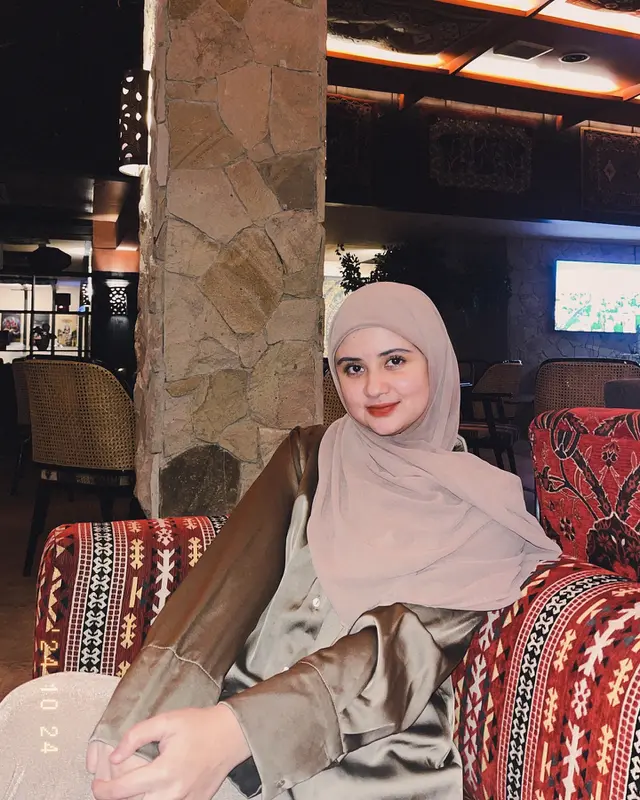 6 Potret terbaru Alya Avivah kakak Aliando yang kini berhijab, parasnya makin mirip sang adik 
