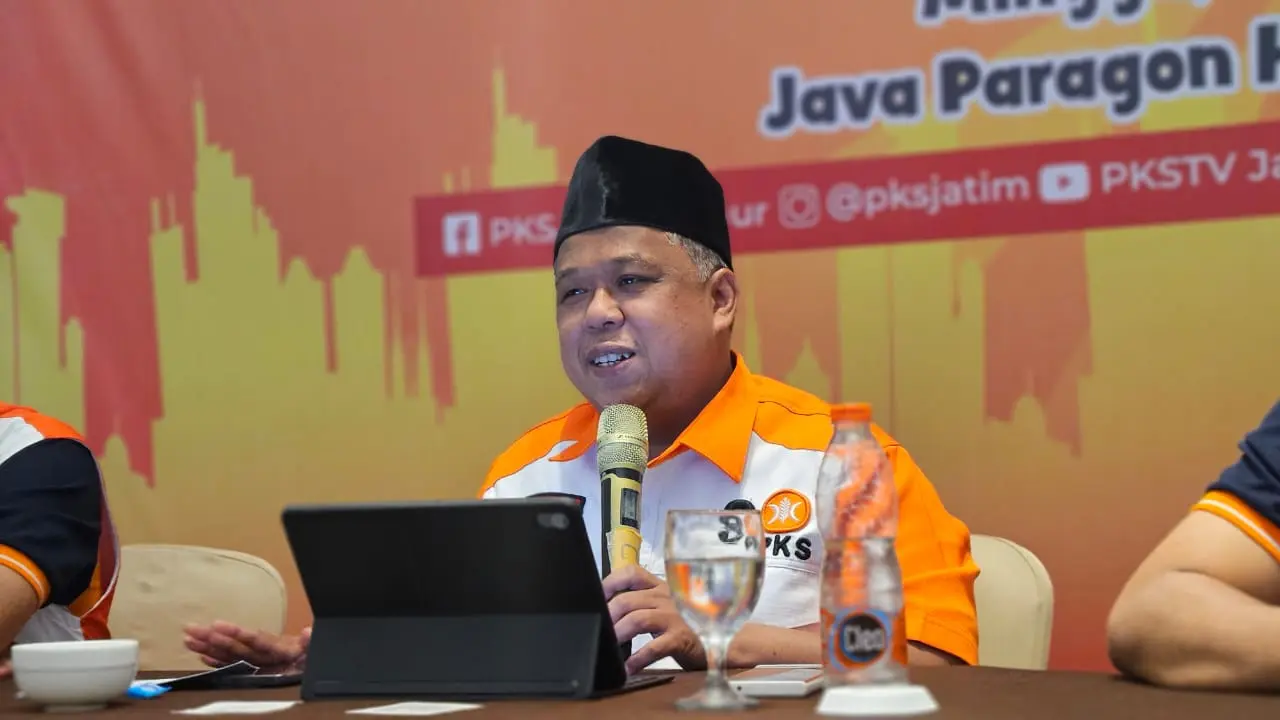 Kang Irwan memberi materi dalam kegiatan Training for Trainer (TFT) Saksi Pemilu kader PKS Jatim. (Istimewa).