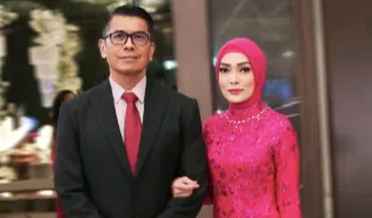 Bergaun Warna Fuchsia<br>