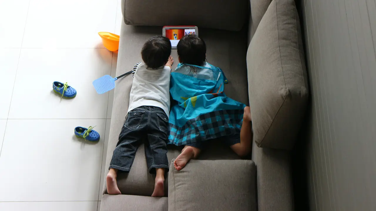 Waktu Ideal Memberikan Akses Media Sosial Pertama pada Anak