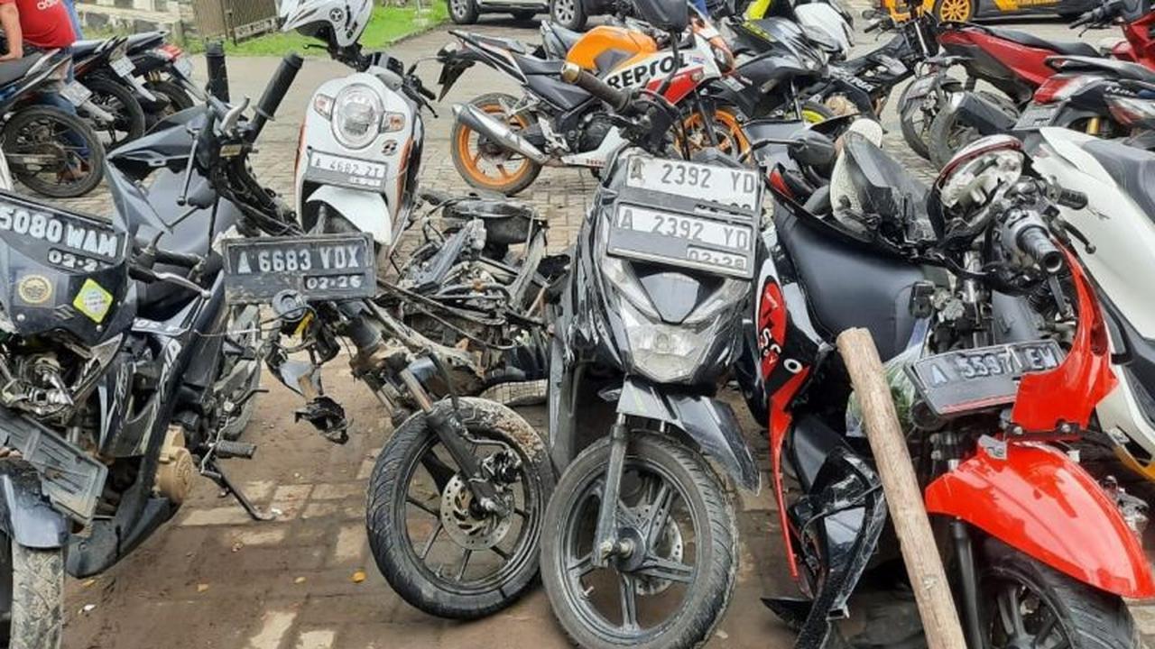 Pemotor Tewas dalam Kecelakaan Maut Daan Mogot Jakbar, Identitas Belum Terungkap