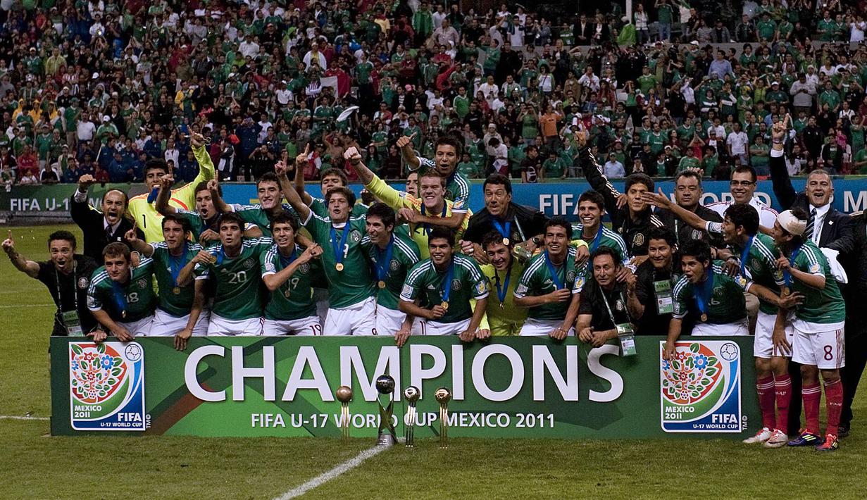 Meksiko menjadi tuan rumah Piala Dunia U-17 edisi ke-14 pada 2011. Meksiko tampil sebagai juara Piala Dunia U-17 2011 setelah mengalahkan Uruguay 2-0 di laga final (10/7/2011) lewat gol-gol dari Antonio Briseno dan Giovani Daniel Casillas. (AFP/Yuri Cortez)