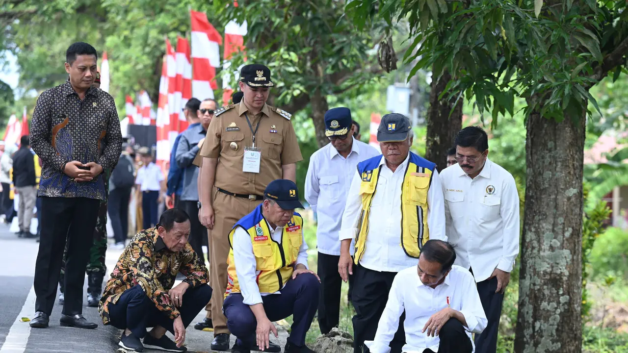 Jokowi Cek Jalan di Sulsel