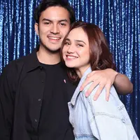 Lihat di sini gaya bucin pasangan good looking Syifa Hadju dan Rizky Nazar dengan outfit serasi. [@syifahadju&@rizkynazar20]