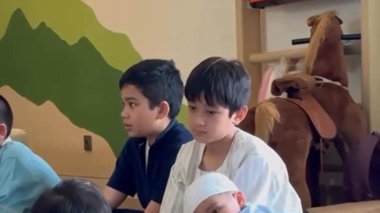 Gemes Banget, Ini Momen Rafathar Ikut Pesantren Kilat Sambil Momong Rayyanza dan Lily