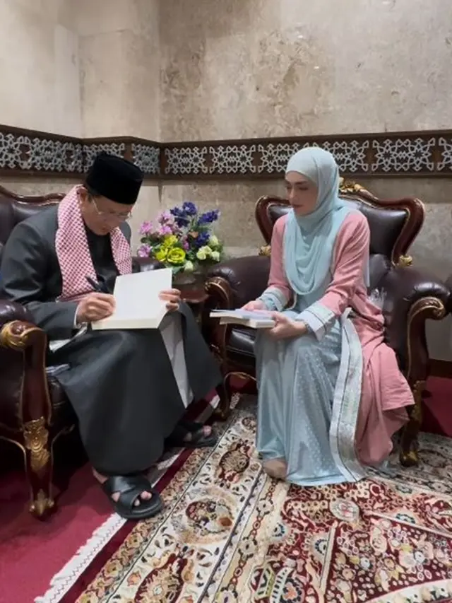 6 Potret Celine Evangelista Bertemu Menteri Agama Nasaruddin Umar, Ikut Kajian