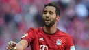 1. Mehdi Benatia - Tampil apik di AS Roma membuat Bayern Munchen kepincut mencatangkan pemain timnas Maroko tersebut. Cedera membuatnya gagal bersaing di lini belakang kala itu. (AFP/Christof Stache)