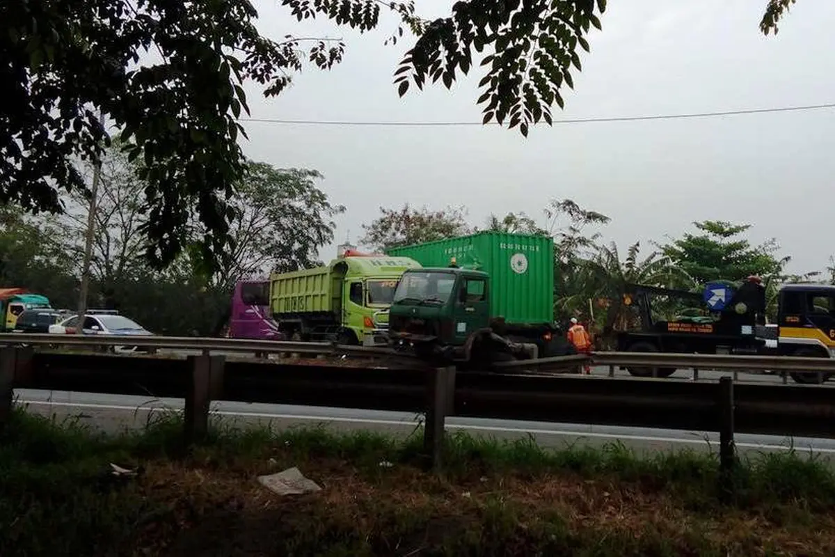 Sejumlah Kecelakaan Warnai Kemacetan Ibukota Jumat Pagi