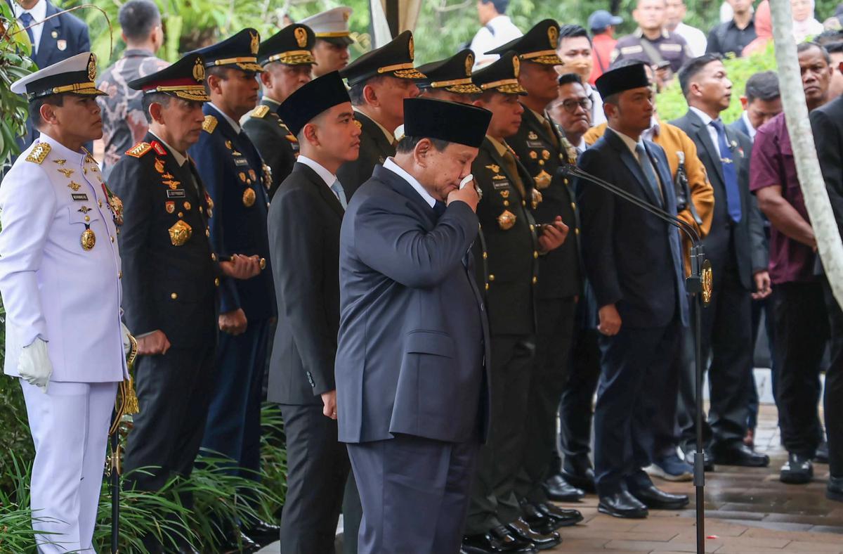 FOTO: Pemakaman Try Sutrisno