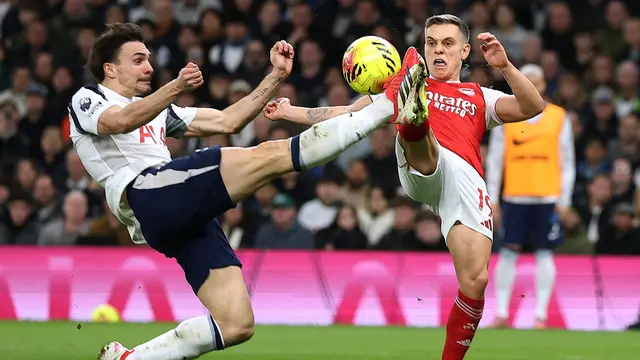 Foto: Hajar Tottenham Hotspur, Arsenal Jaga Jarak di Puncak Klasemen Liga Inggris 2025/2026