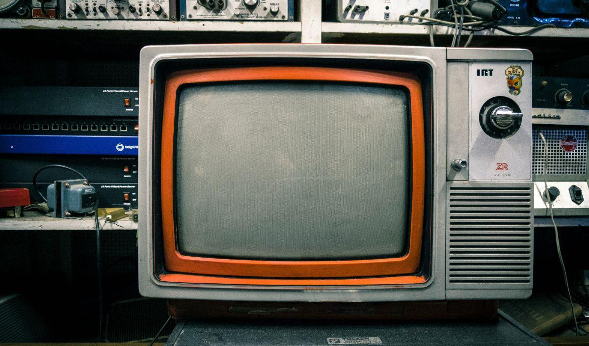 <b>Televisi Tabung</b>