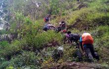 Evakuasi dramatis pendaki yang tersesat di Gunung Semeru