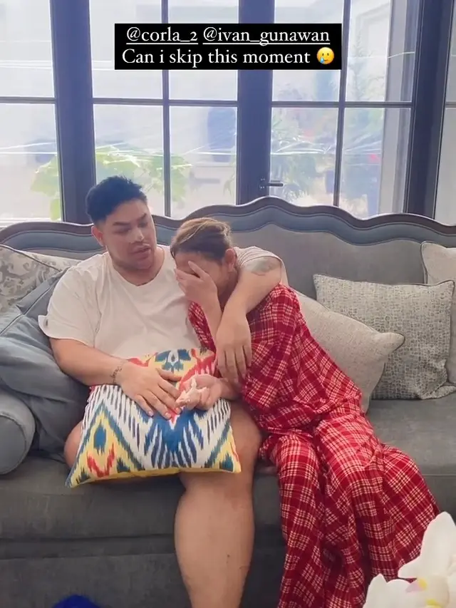 Momen haru jelang kepulangan Bunda Corla ke Jerman (Foto: Instagram fio.alfarruq)