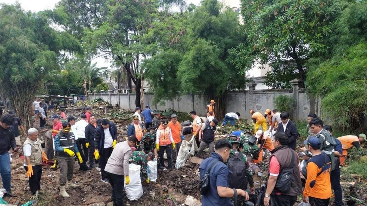 Pemprov DKI Kerahkan 100 Ribu Personel dalam Kerja Bakti Massal Jakarta 'Jaga Jakarta Bersih