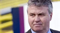 Chelsea's new manager Guus Hiddink arrives at Vicarage Road stadium before their game against Watford in the FA Cup football match at Vicarage Road in Watford on February 14, 2009. AFP PHOTO/Chris Ratcliffe