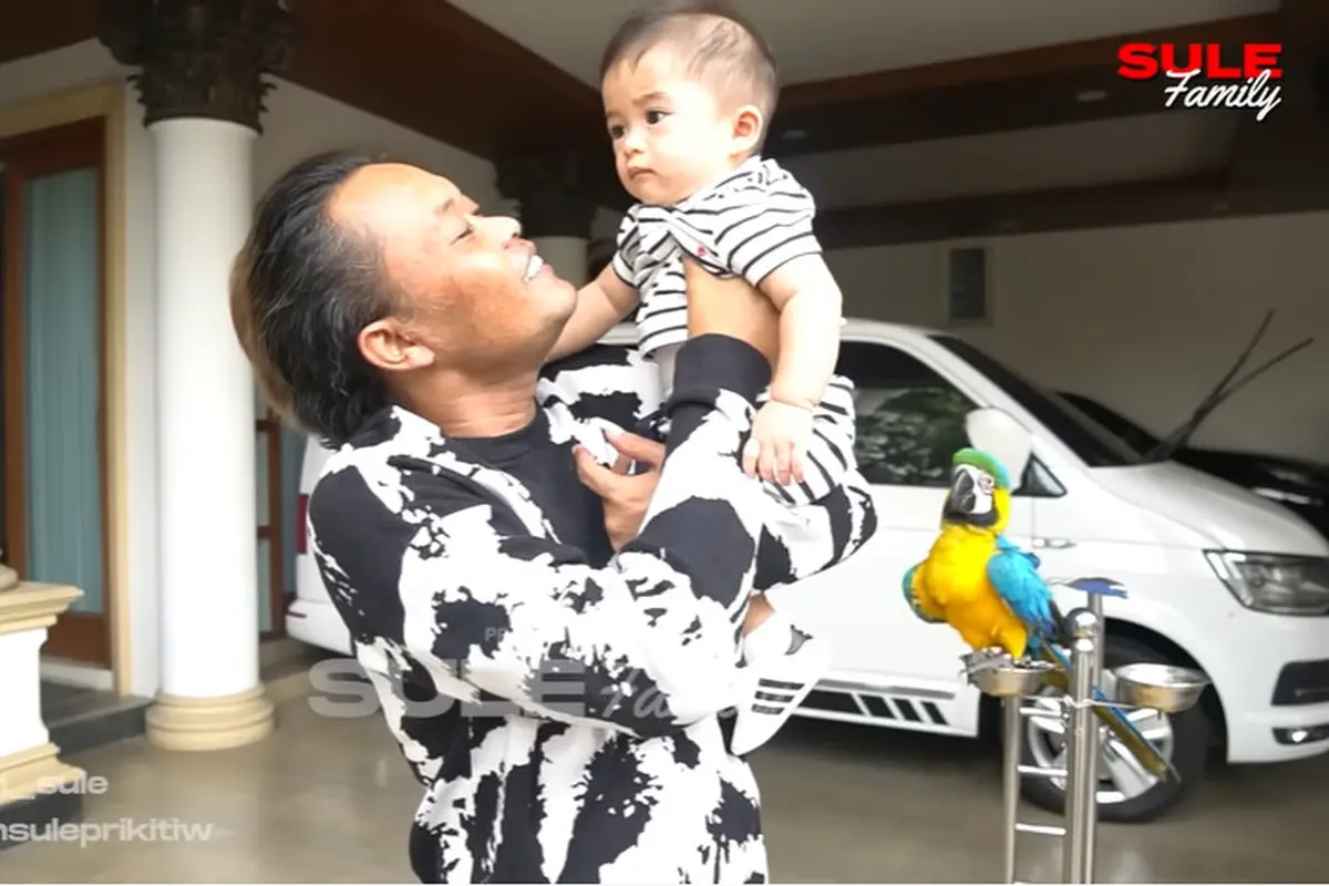 [Fimela] Sule dan Adzam
