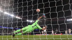 Marcus Rashford juga menjadi penyelamat Setan Merah di babak grup Liga Champions melawan PSG. Kala itu, Rashford berhasil mencetak gol pada menit ke 90+4 untuk Manchester United. (AFP/Anne-Christine Poujoulat)