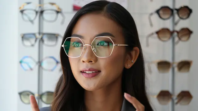 Model Kacamata untuk Wajah Bulat