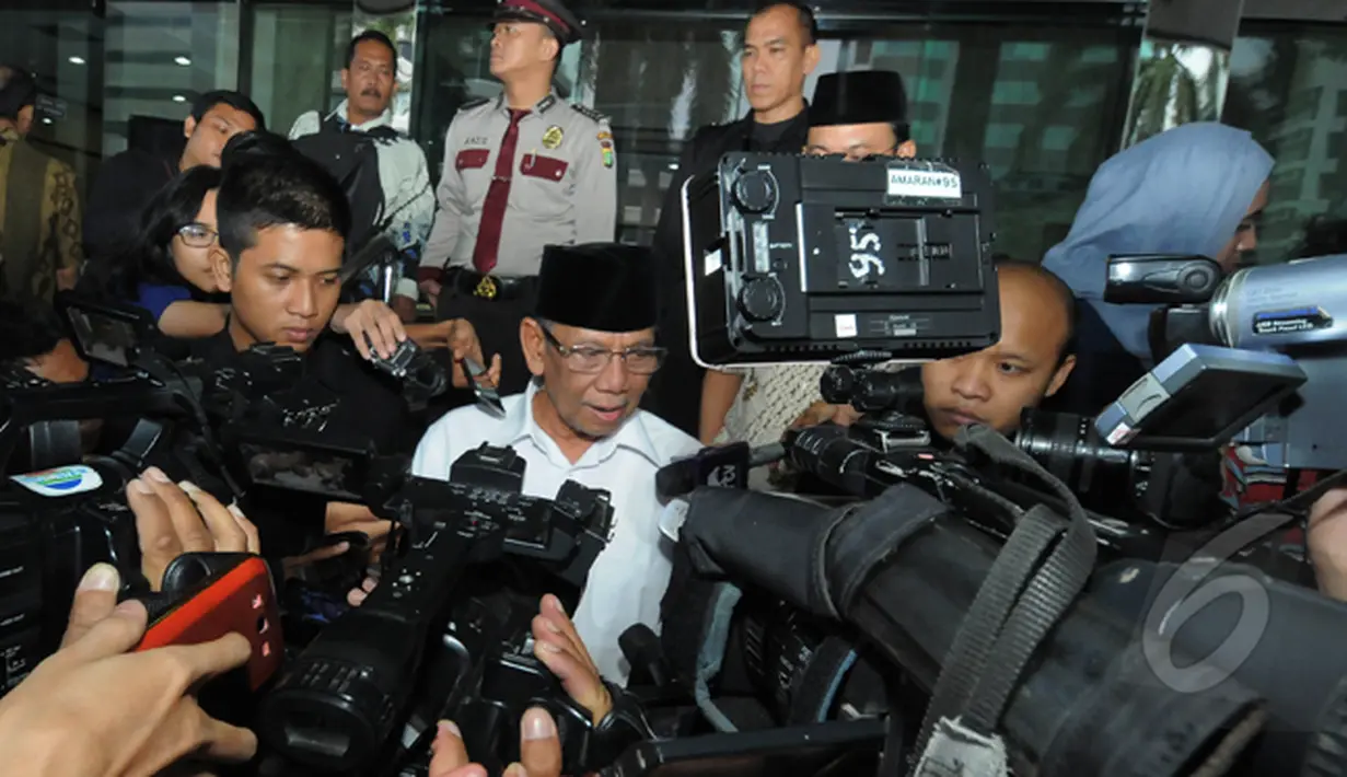 Pertemuan berlangsung kurang 30 menit. Hasyim menjelaskan, ia khawatir kisruh saat ini dimanfaatkan pihak-pihak yang tidak bertanggungjawab, Jakarta, Jumat (30/1/2015). (Liputan6.com/Herman Zakharia)