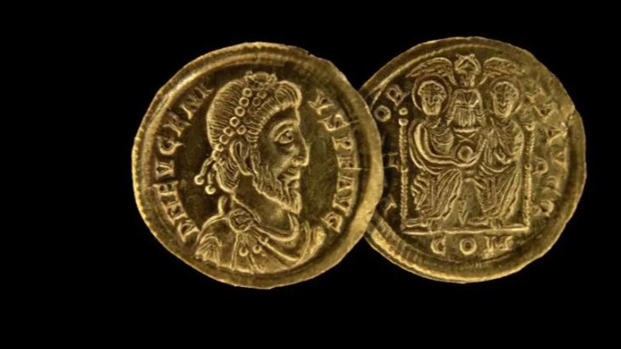 Arkeolog Temukan 141 Koin Emas Berusia 1.600 Tahun, Bergambar Sembilan Kaisar Romawi