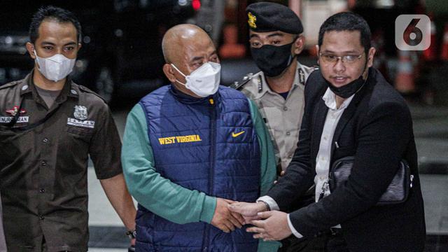 Kena OTT, Wali Kota Bekasi Rahmat Effendi Dibawa ke Gedung KPK