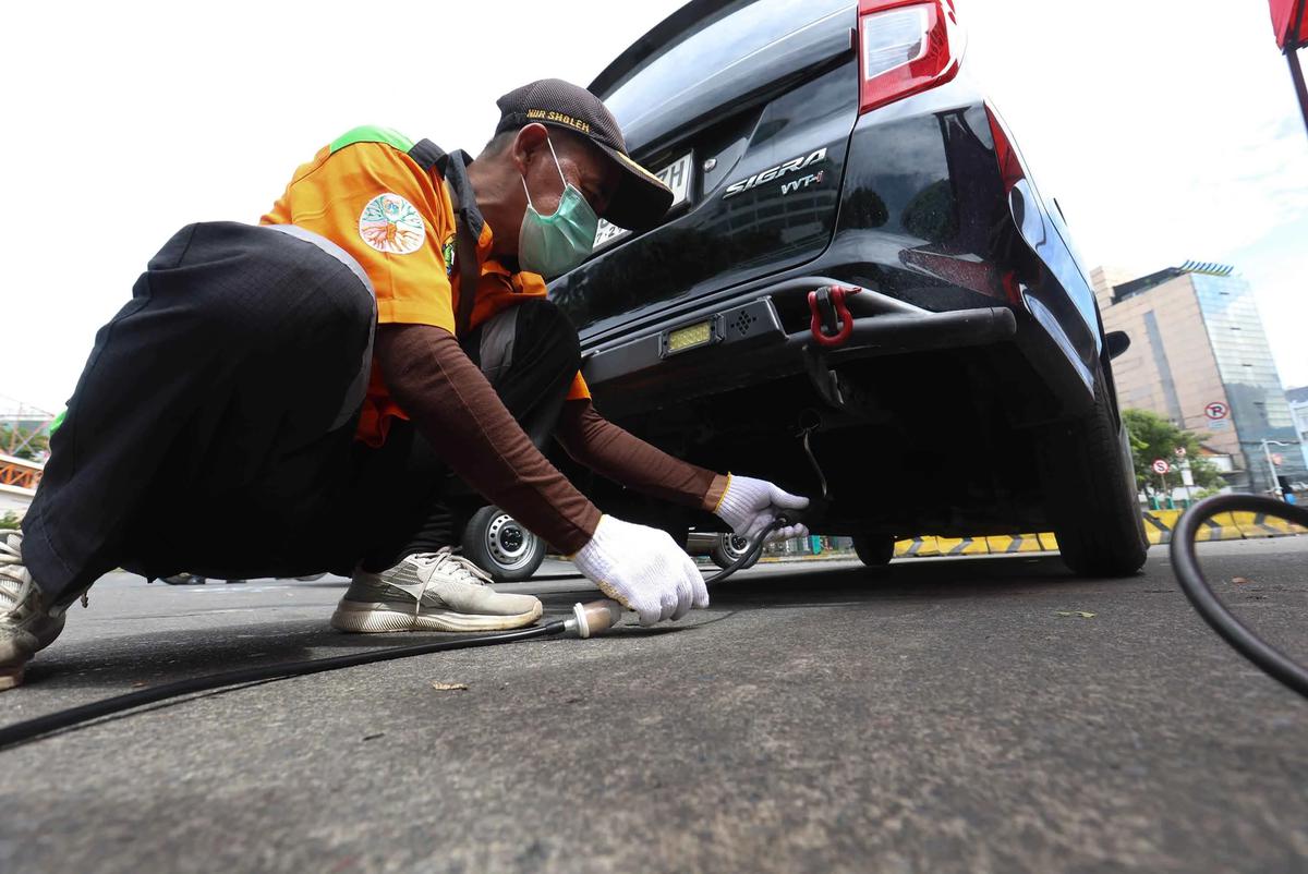 FOTO: Uji Emisi Gratis Digelar di Terminal Blok M Jakarta Selatan