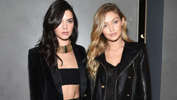 [Bintang] Best Friend Goals! Tips Padu-padan Gaya Athleisure Gigi Hadid-Kendall Jenner yang Super Attractive